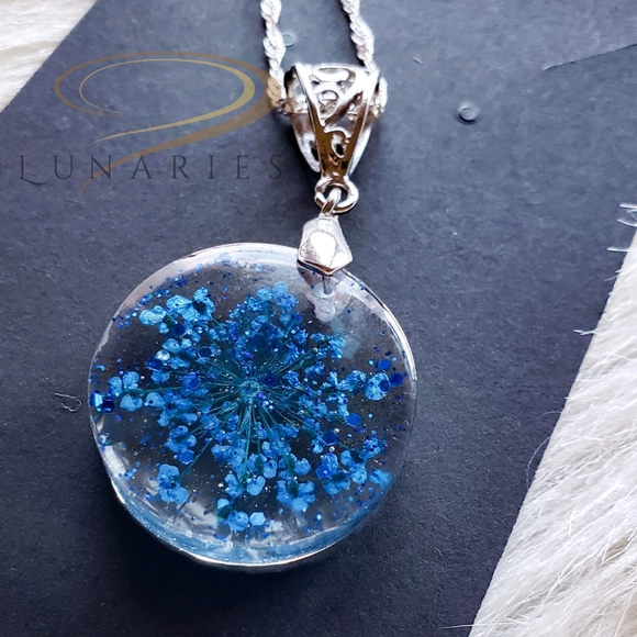 Flower Pendant, Necklace, Resin and Dried Flowers, Handmade - Picture 2 of 7